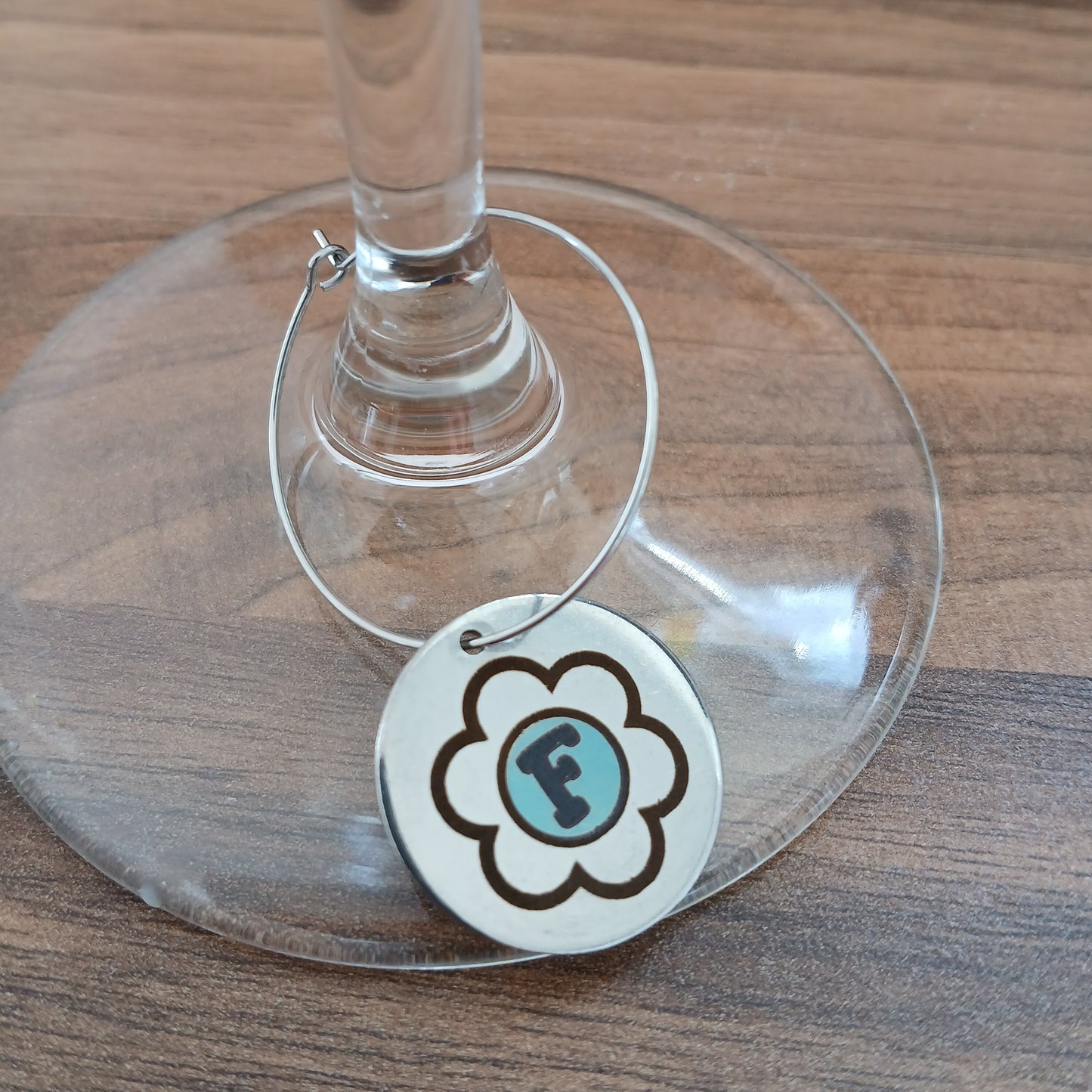 1 Piece Wine Glass Identifier with FLOWER Pattern and Letters of Your Choice