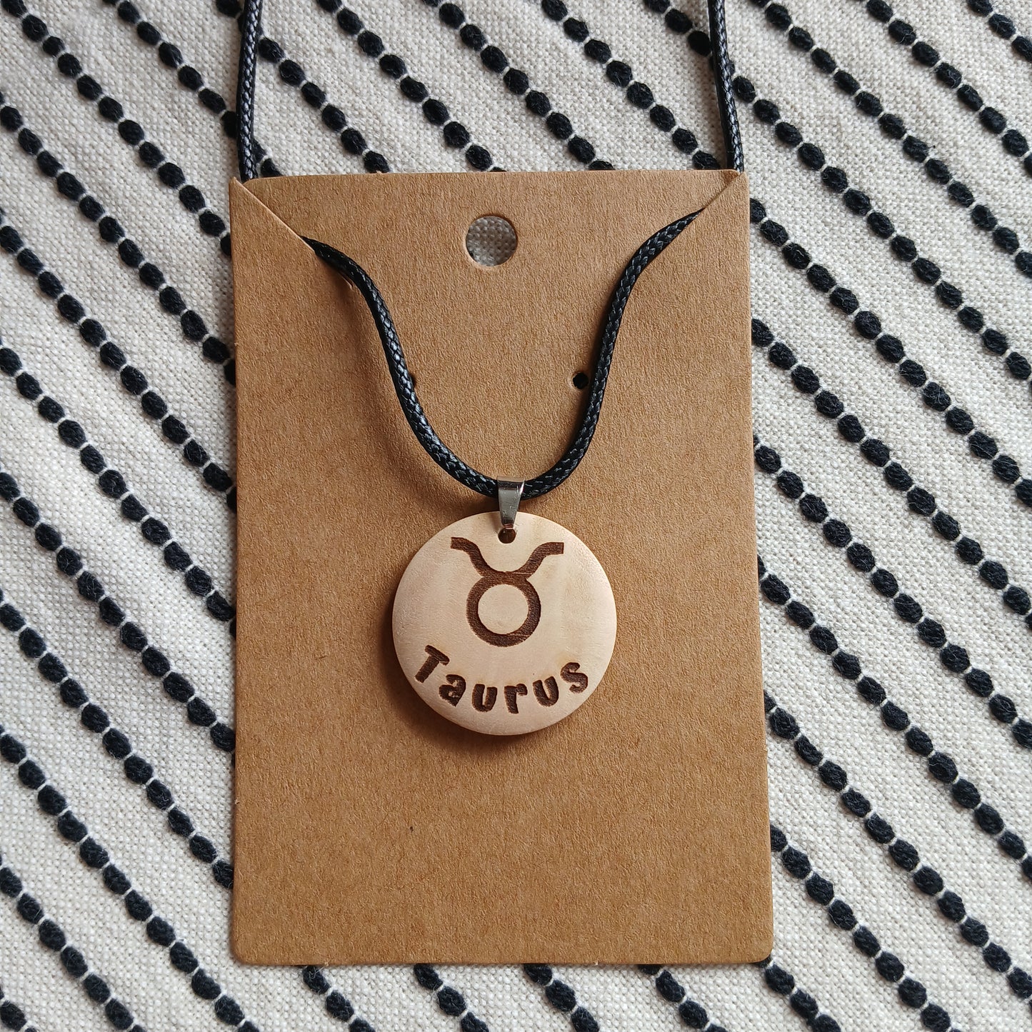 NECKLACE WITH WOODEN ENGRAVED PENDANT 12 HOROSCOPES