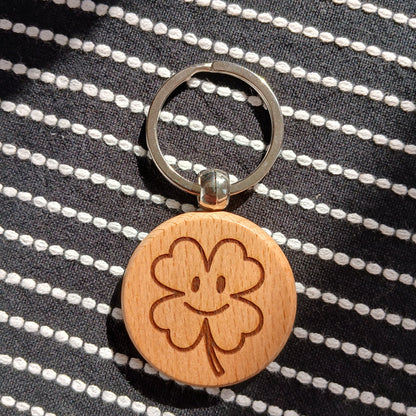 LUCKY SMILEY LEAF KEY RING