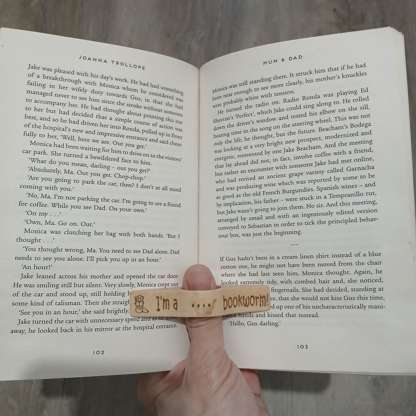Wooden Thumb Bookmark Book Holder